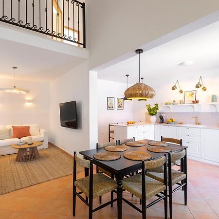 Apartman Luri Sutivan Exterior foto